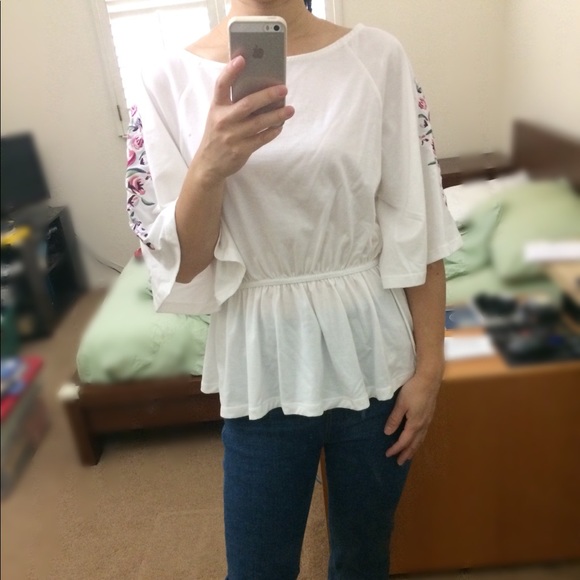 *SOLD*Embroidered Bell Sleeves Peplum Top - Picture 5 of 6